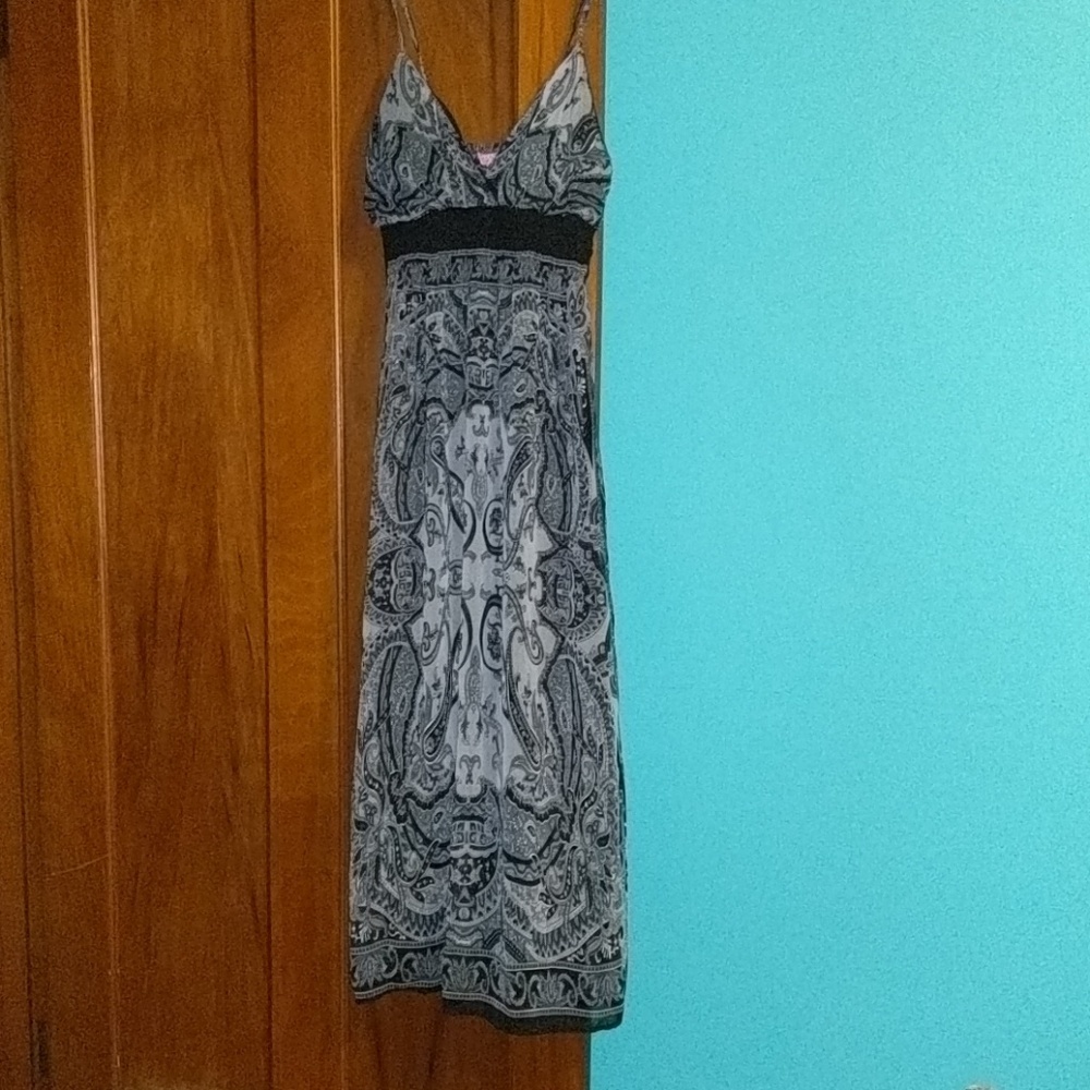 Spaghetti strap maxi dress beautiful pattern grey